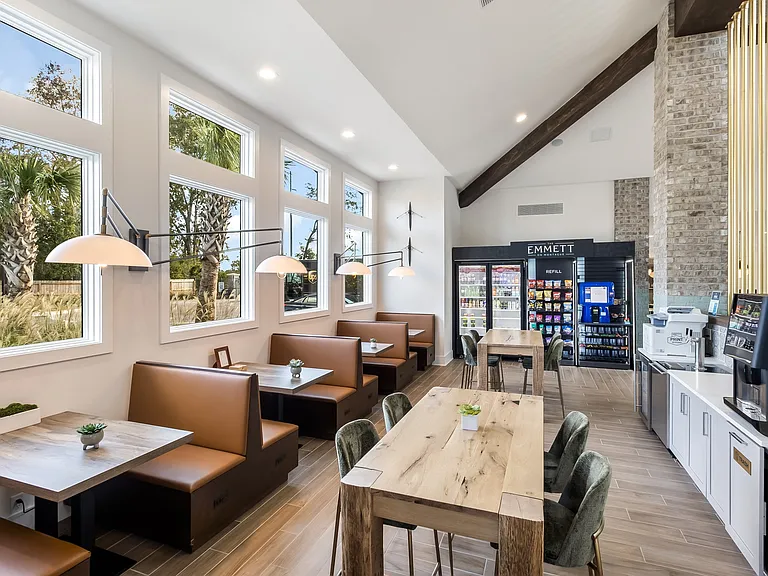 The Emmett on Montague — Photo 4