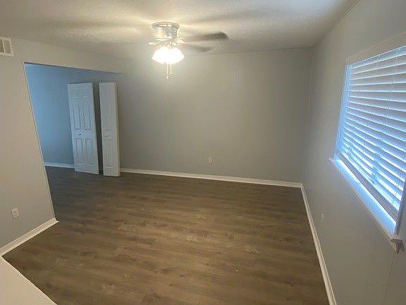 2nd image of 511 Boyett St APT 1