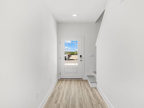 3rd image of 3 Hatten Ct