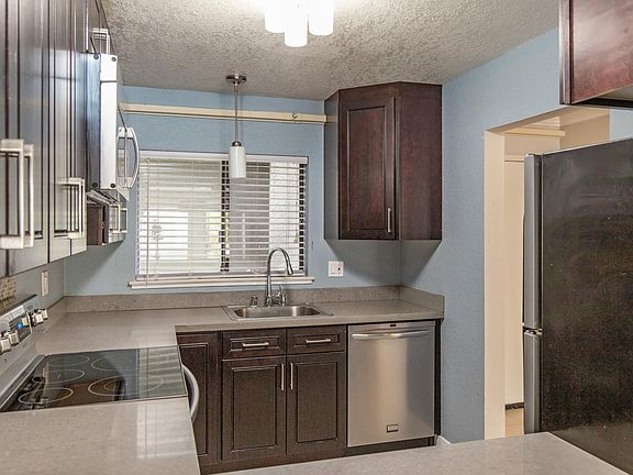 3rd image of 320 Peninsula Ave APT 104