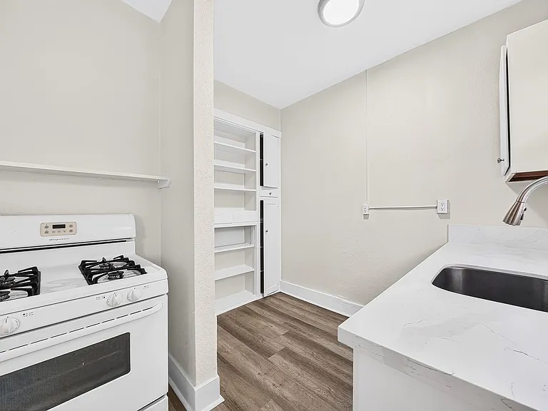 1074 Obispo Ave — Photo 15