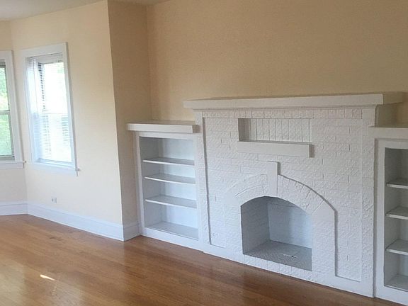 3rd image of 4950 N Albany Ave #2