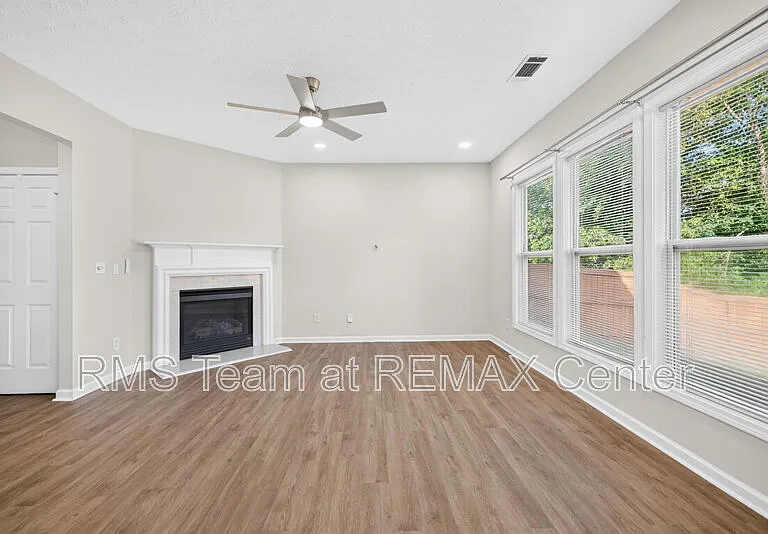 4379 Annlette Dr NW — Photo 5
