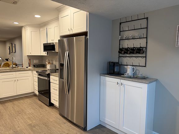 5th image of 255 Paradise Blvd APT 15