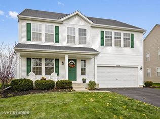 1038 Veteran Ave, Elburn, IL 60119