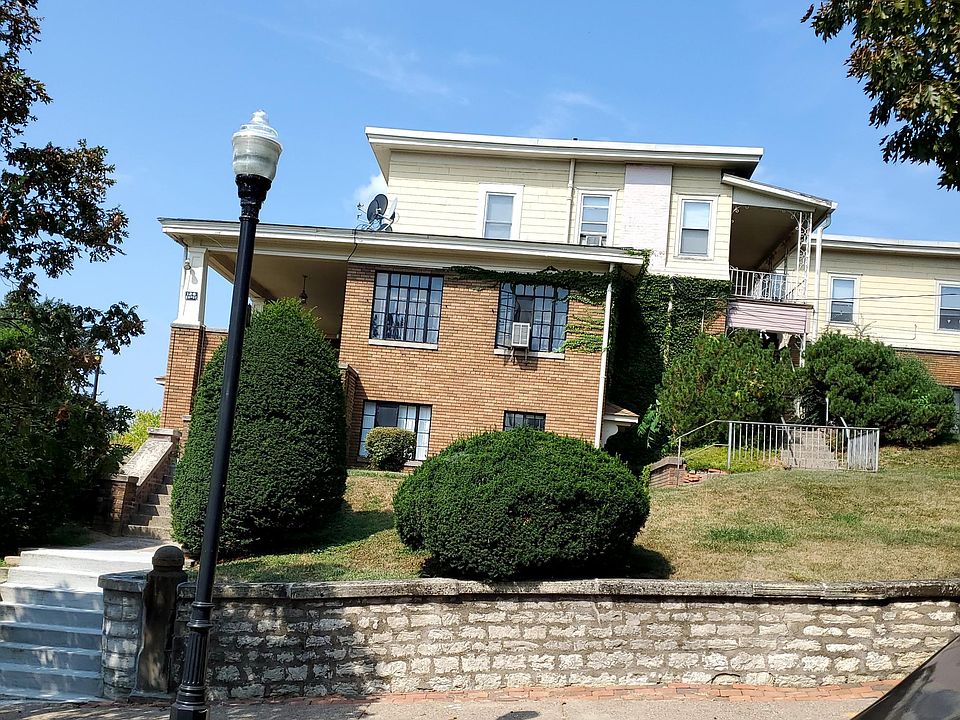 2nd image of 126 E 6th St #9