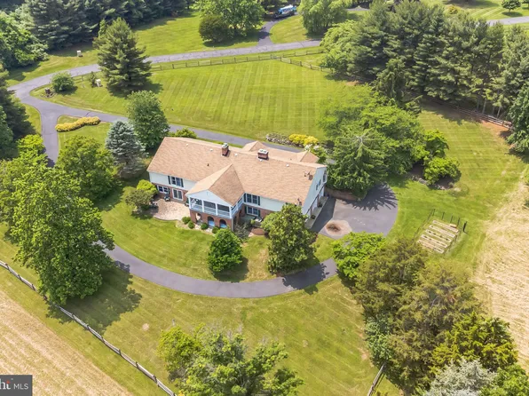 40390 Foxfield Ln, Leesburg, VA 20175
