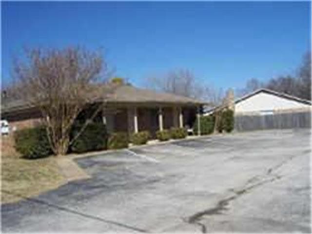 1st image of 994 Shady Brook Dr APT C