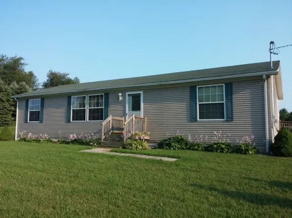 31277 28th Ave, Gobles, MI 49055