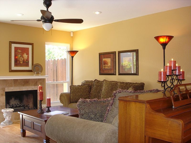 Open and spacious living area with new laminate flooring and decorator paint.