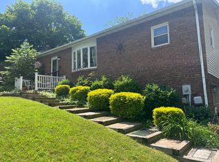 1 Autumn Dr, Gettysburg, PA 17325