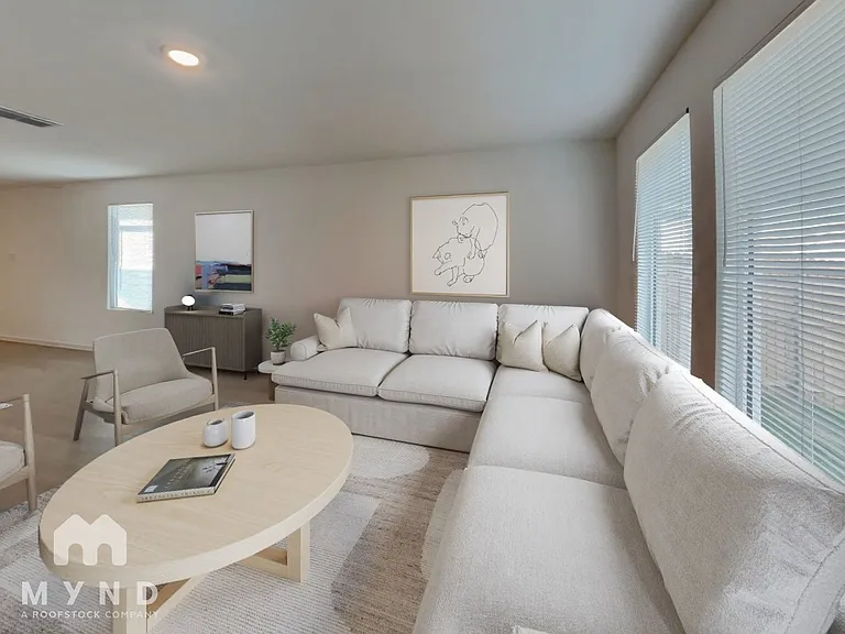 1262 Basswood Dr — Photo 2