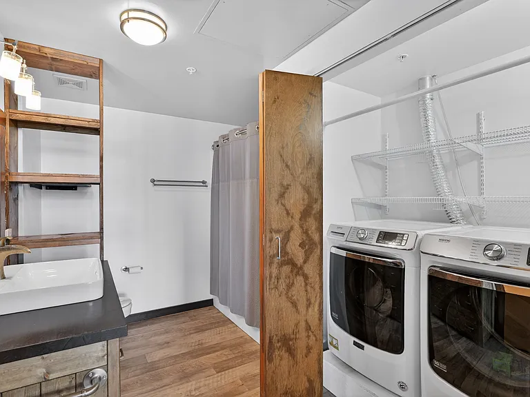1420 NW Lovejoy St #605 — Photo 12