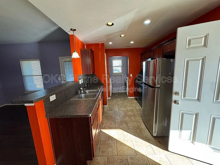 6052 Johnnie Ter — Photo 3