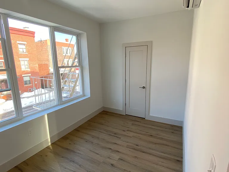 558 Main St #2A — Photo 8