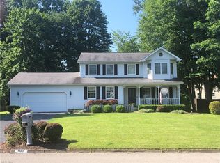 400 Greenbriar Dr, Cortland, OH