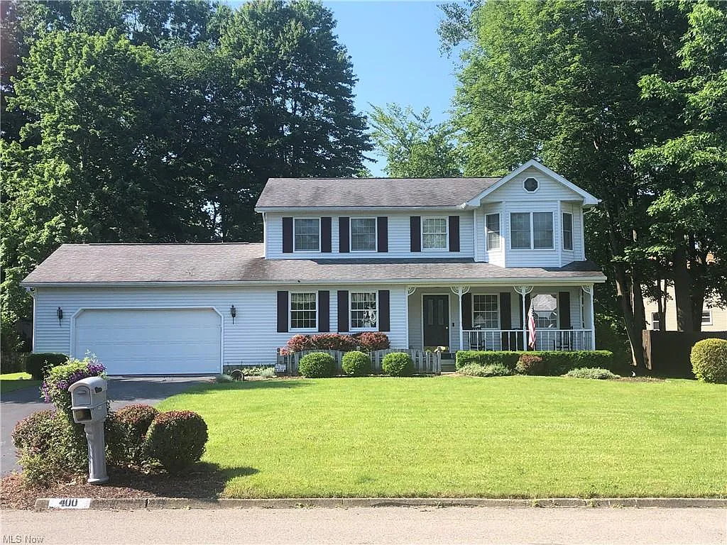 400 Greenbriar Dr photo 1