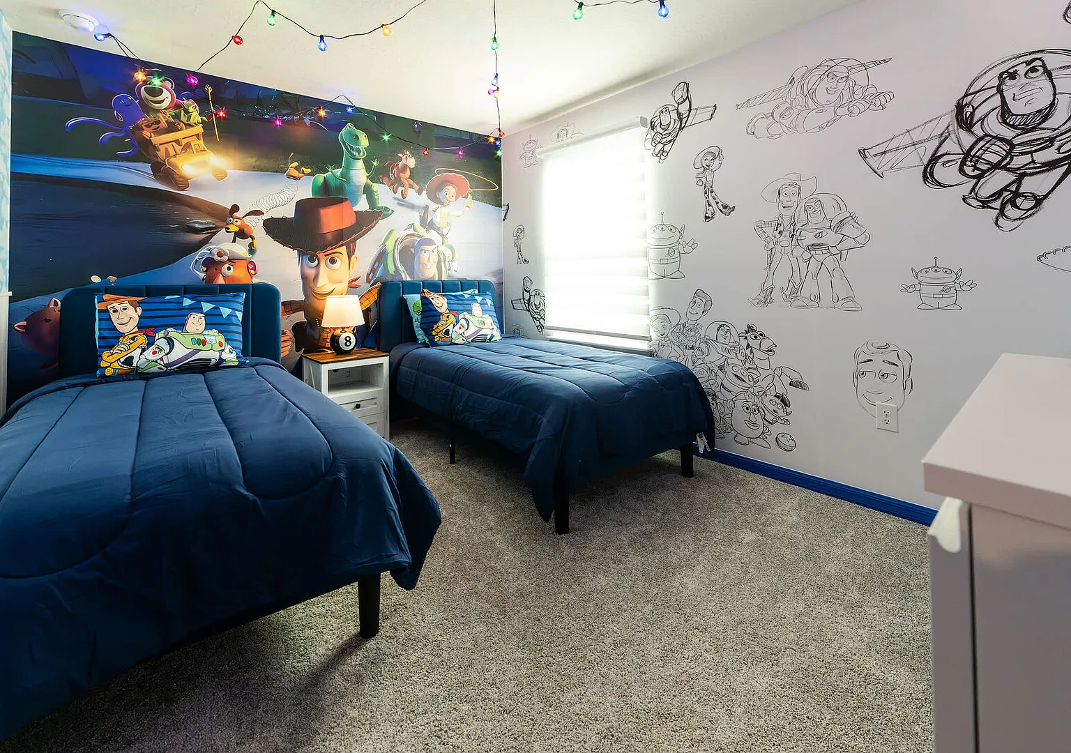 FunTastic Themed 5BR Home, Pool & Game Room — Photo 4