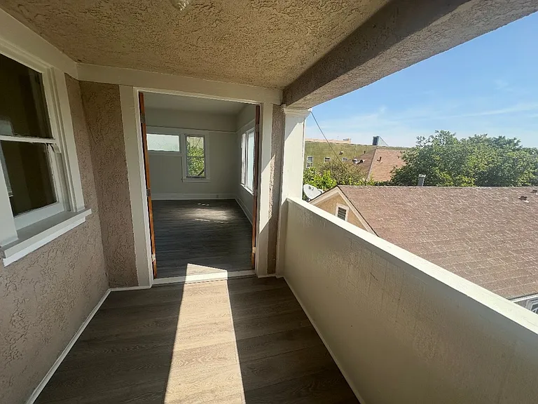 1445 Elm LB — Photo 2