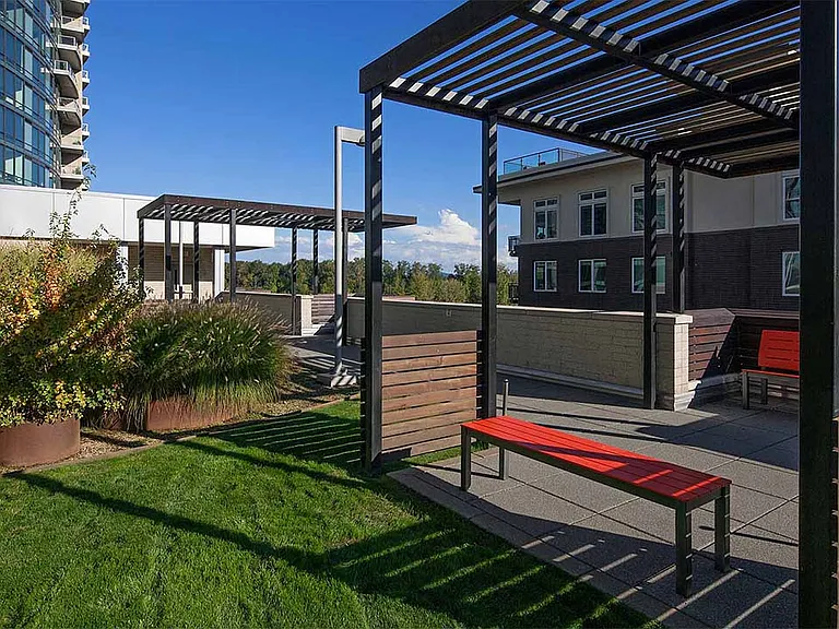 Apartment community Resident Outdoor Lounge at Griffis South Waterfront in Portland, Oregon.