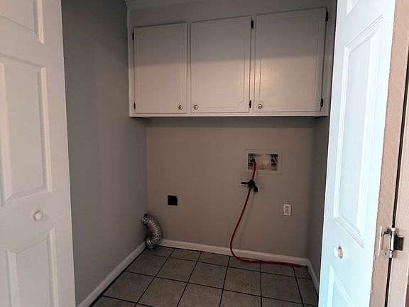 5th image of 3921 Sterling Pointe Dr Unit Ll5