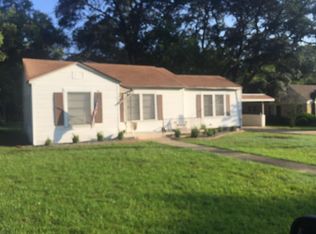 128 W Pollard St, Carthage, TX 75633