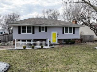 3558 SW Harbor Cir, Lees Summit, MO 64082