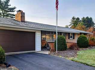 212 Greenwood Dr, New Cumberland, PA 17070