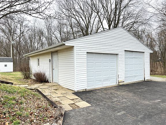 5th image of 10275 Millcreek Rd