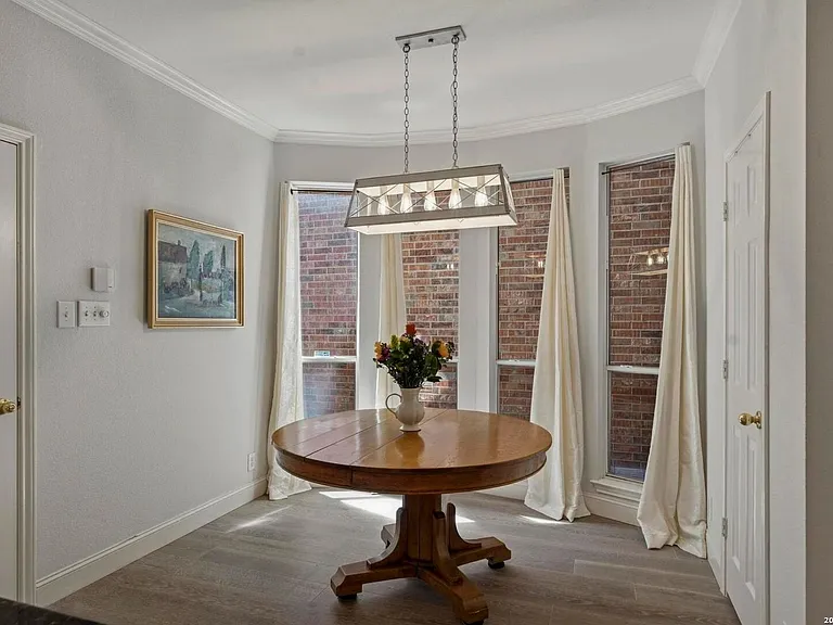 145 Elizabeth Rd — Photo 17