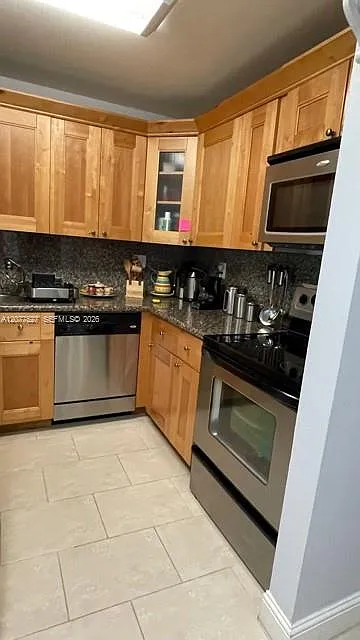 100 Lakeview Dr — Photo 4