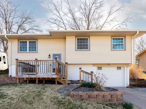 111 Hillcrest Ave, Glenwood, IA 51534