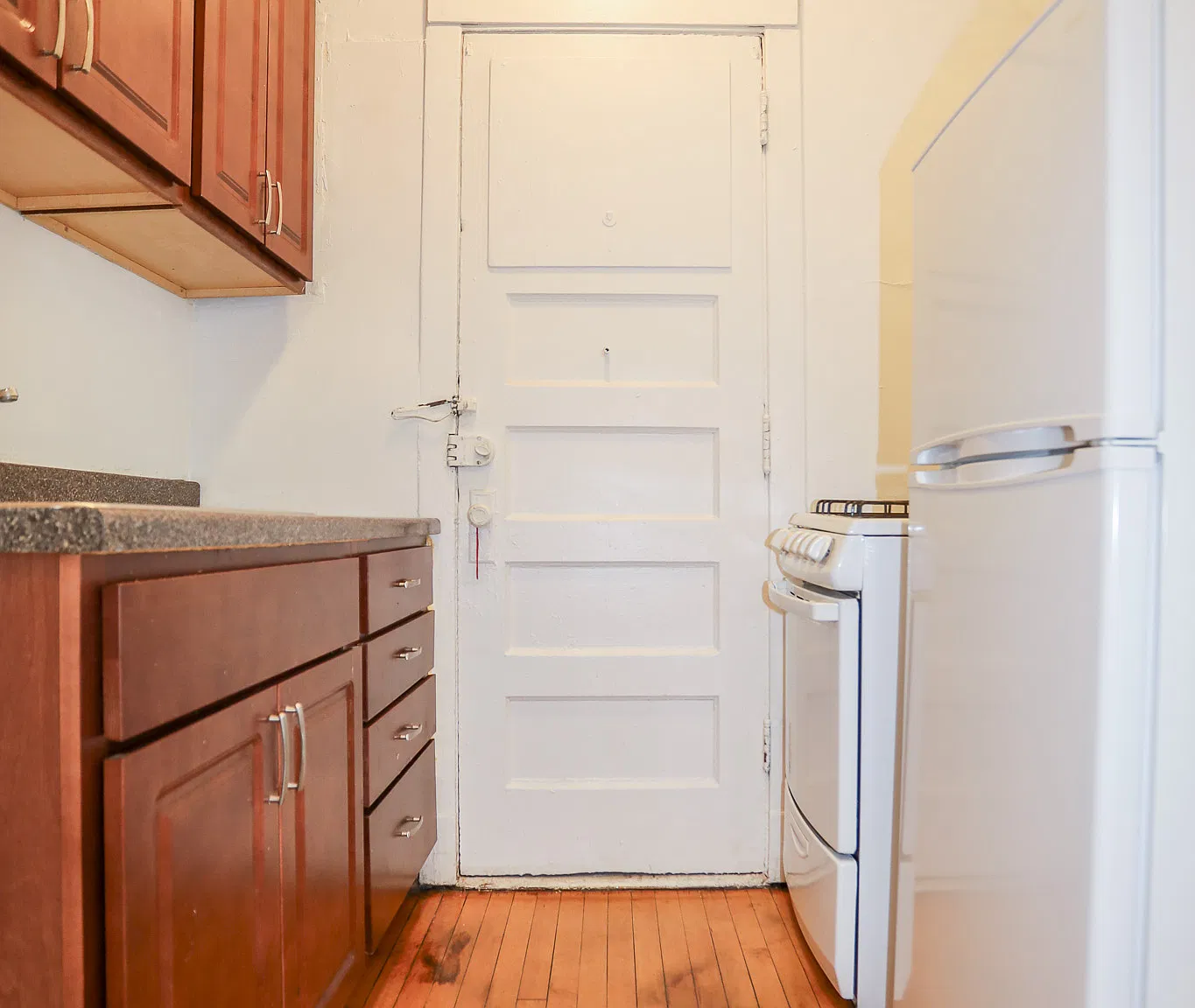 Studio, 400 sqft, $1,225 — Photo 4