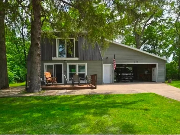 511 N 11th St, Monmouth, IL 61462