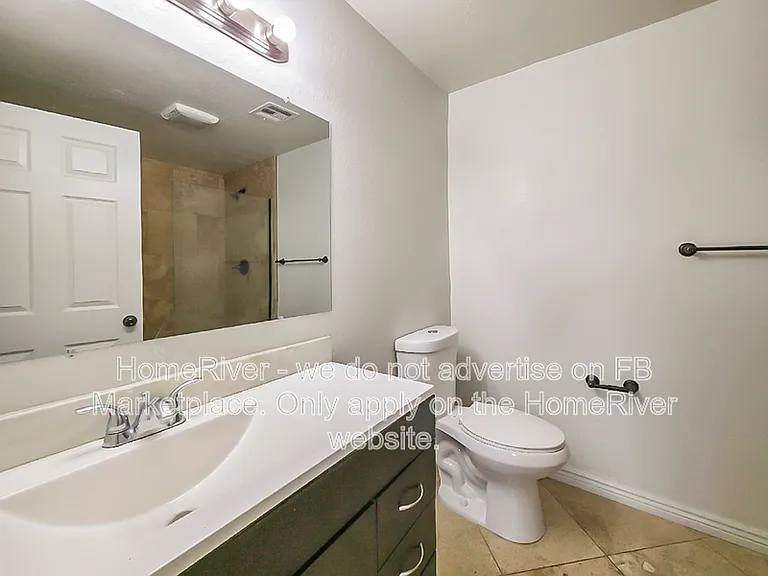 2221 E Beverly Ln — Photo 15