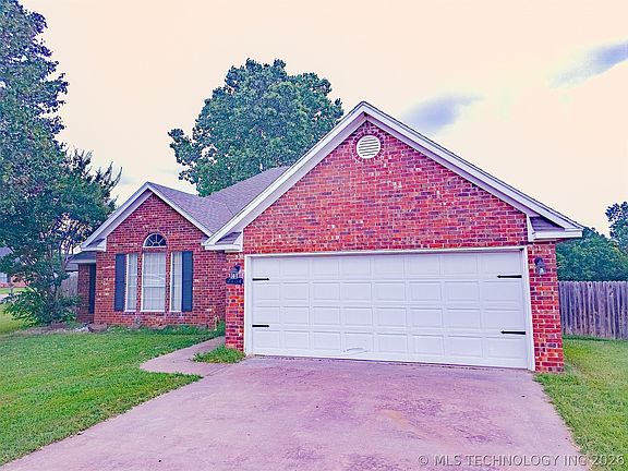 4th image of 2704 Forrest Cir