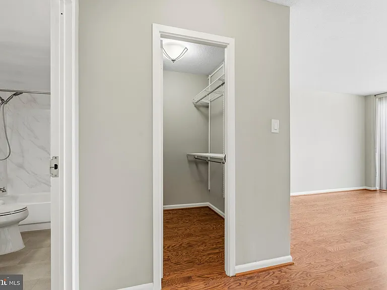 400 Madison St #310 — Photo 20