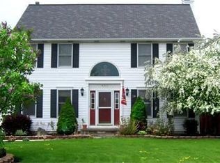 650 Cobblestone Dr, Amherst, OH 44001
