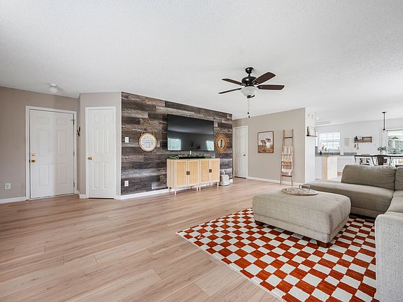 5th image of 10392 Bramkrist Dr