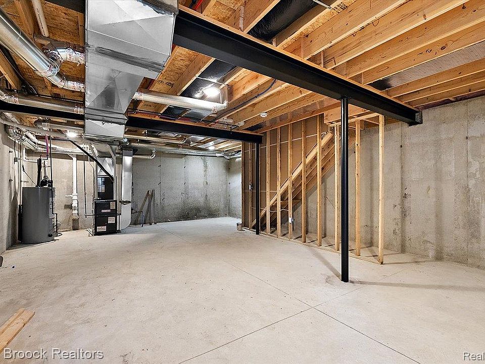 27824 Groveland St, photo 27
