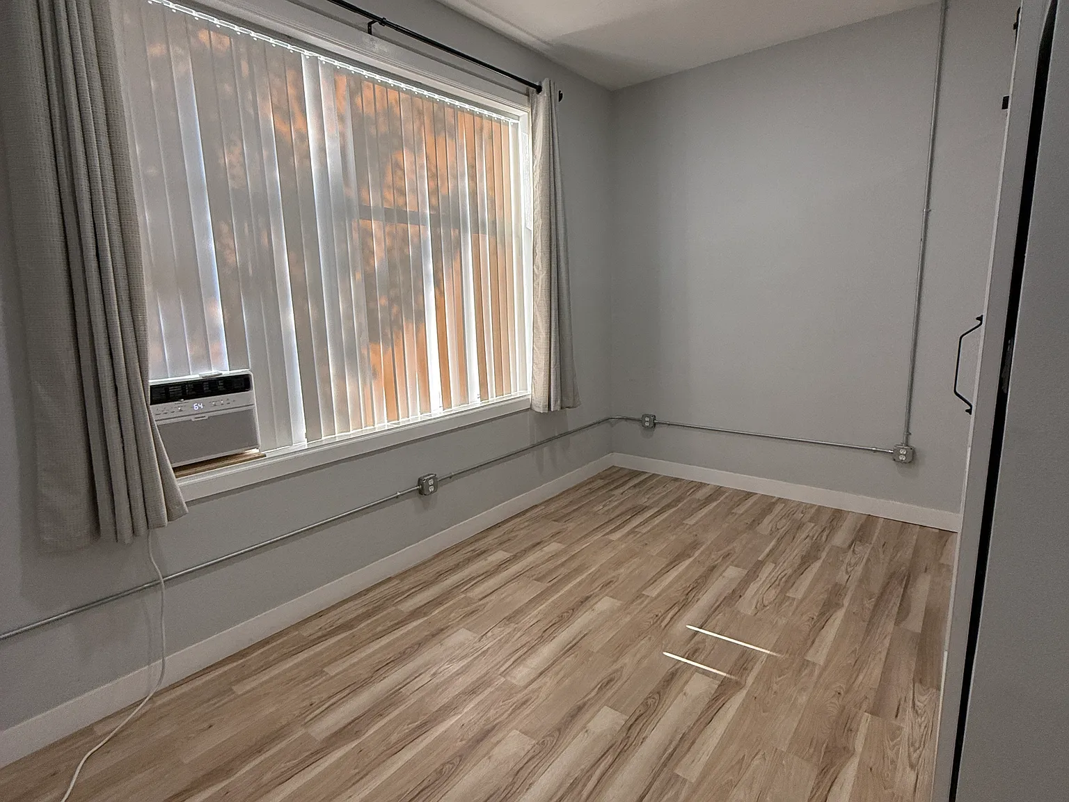 Studio, 350 sqft, $1,350 — Photo 2