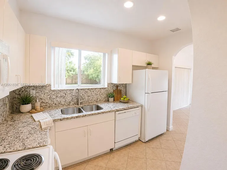 2603 NE 41st Cir #2603 — Photo 9