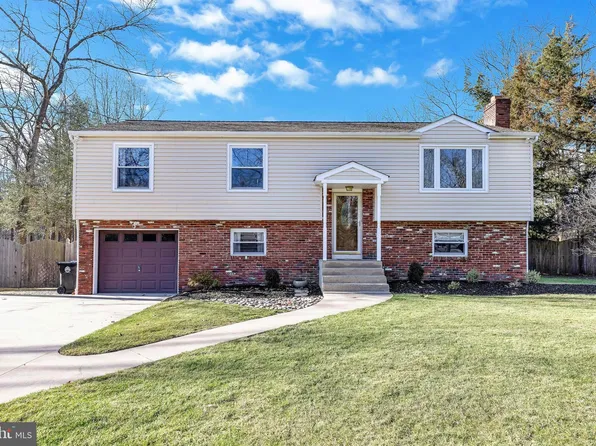 2207 Oakwood Ln, Atco, NJ 08004