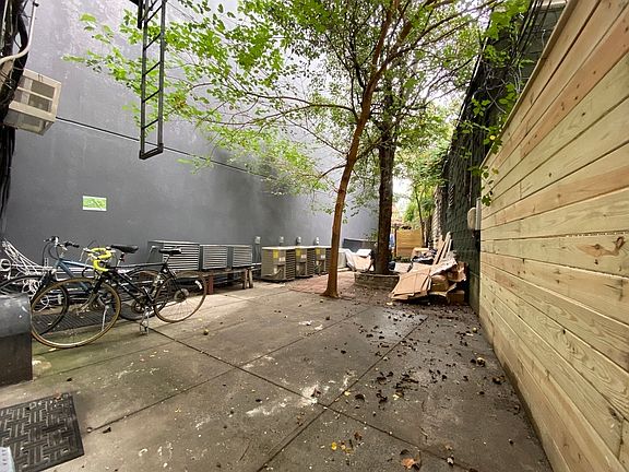 4th image of 216 Driggs Ave #1B