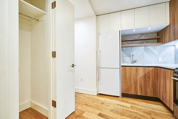 Rented by Metro Prop NY Corp | media 12