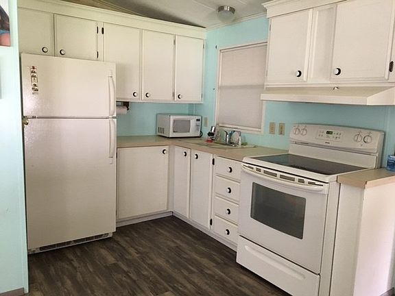 4th image of 11465 NW 112th Ter
