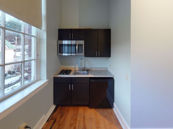 75 Bank St APT 206