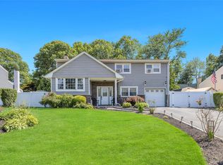 99 Schneider Ln, Hauppauge, NY 11788