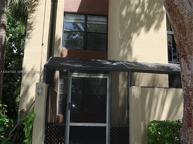 10835 SW 112th Ave #113 — Photo 32