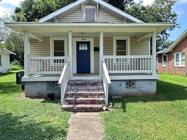 2228 Camp Greene St, Charlotte, NC 28208